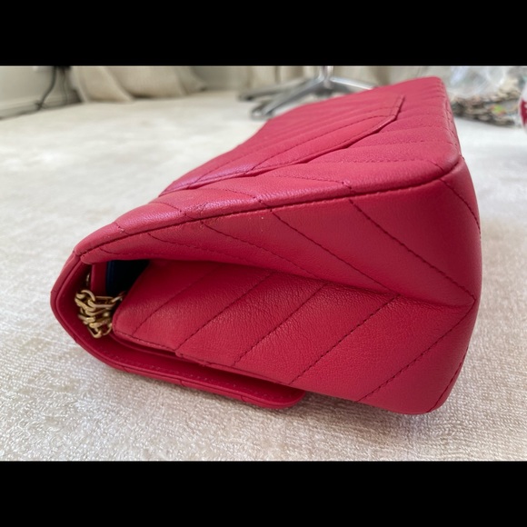 Chanel 2.55 reissue in pink sheepskin - Picture 9 of 11